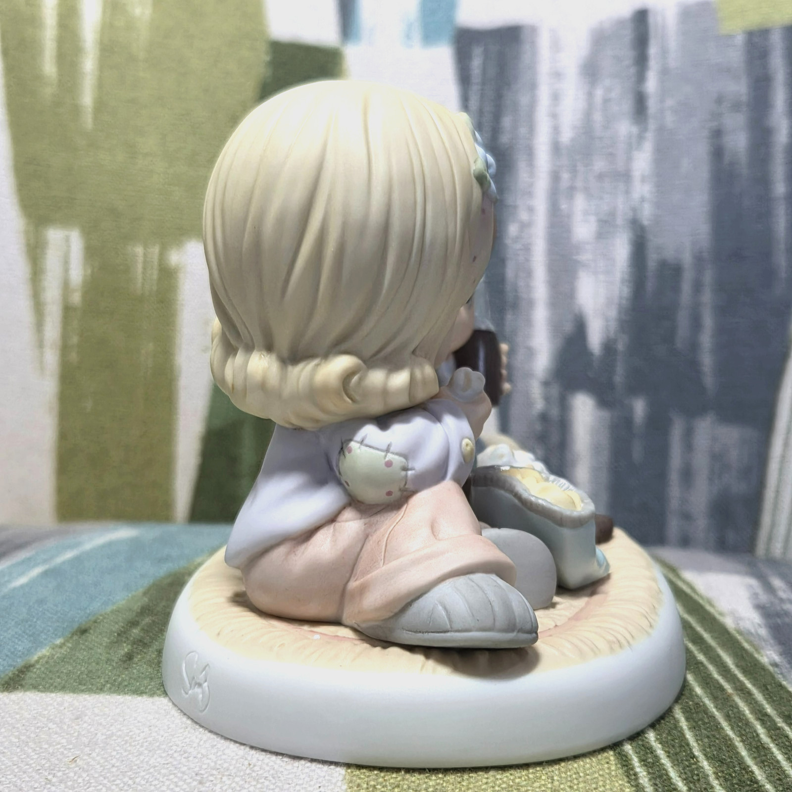 Precious Moments The Sweetest Treat Is Friendship Girls Snack Figurine Club Excl