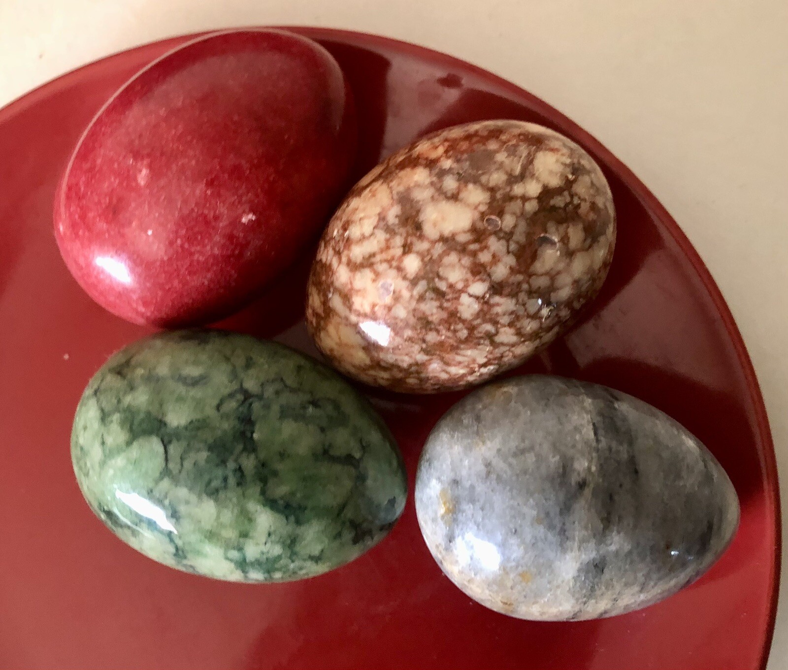 LOT 4 MARBLE / ALABASTER EASTER EGGS 2” RED GREEN GRAY BROWN BEIGE