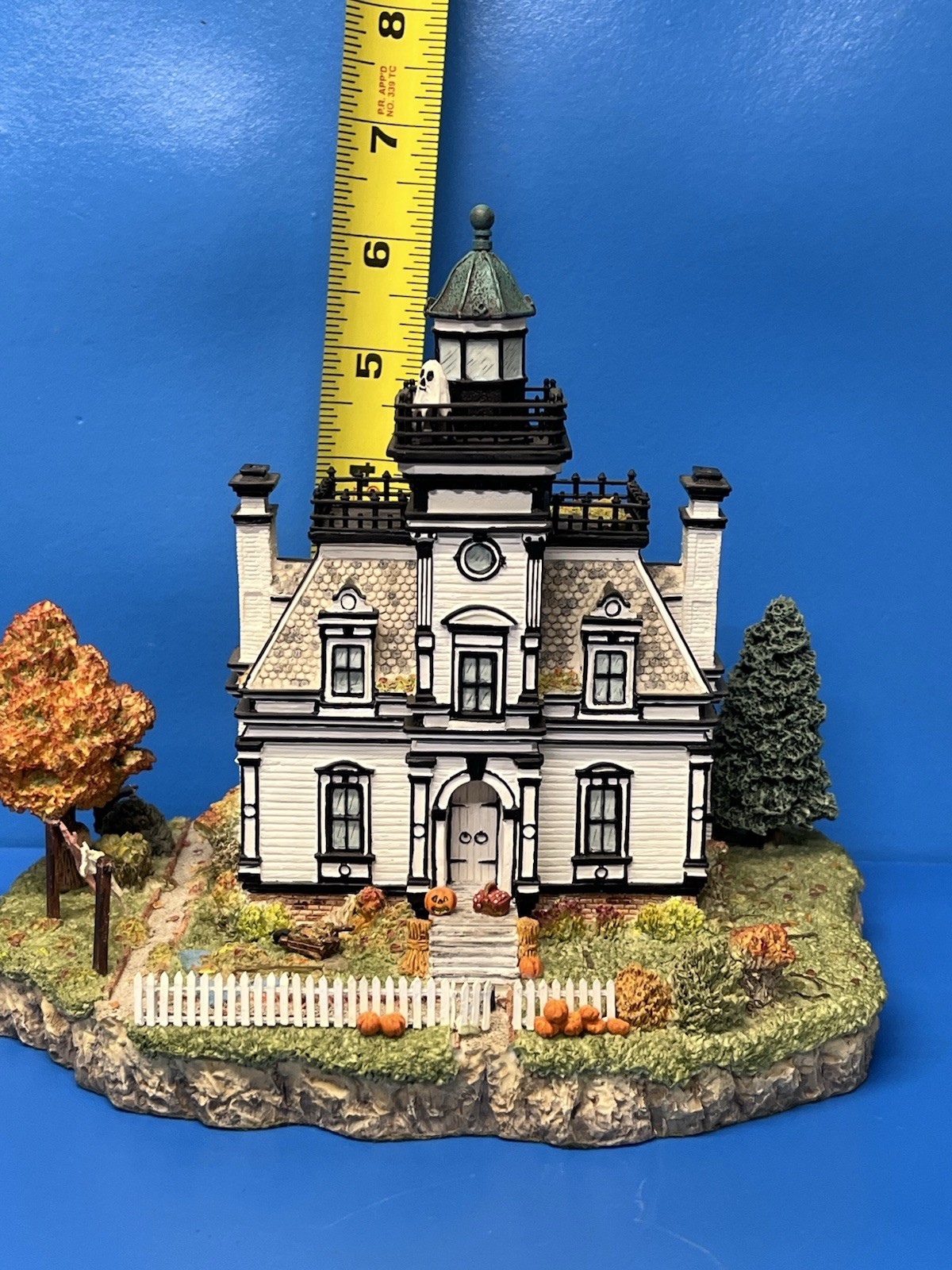 Harbour Lights Lighthouse Fall At Fort Tompkins New York #656 W/box Signed