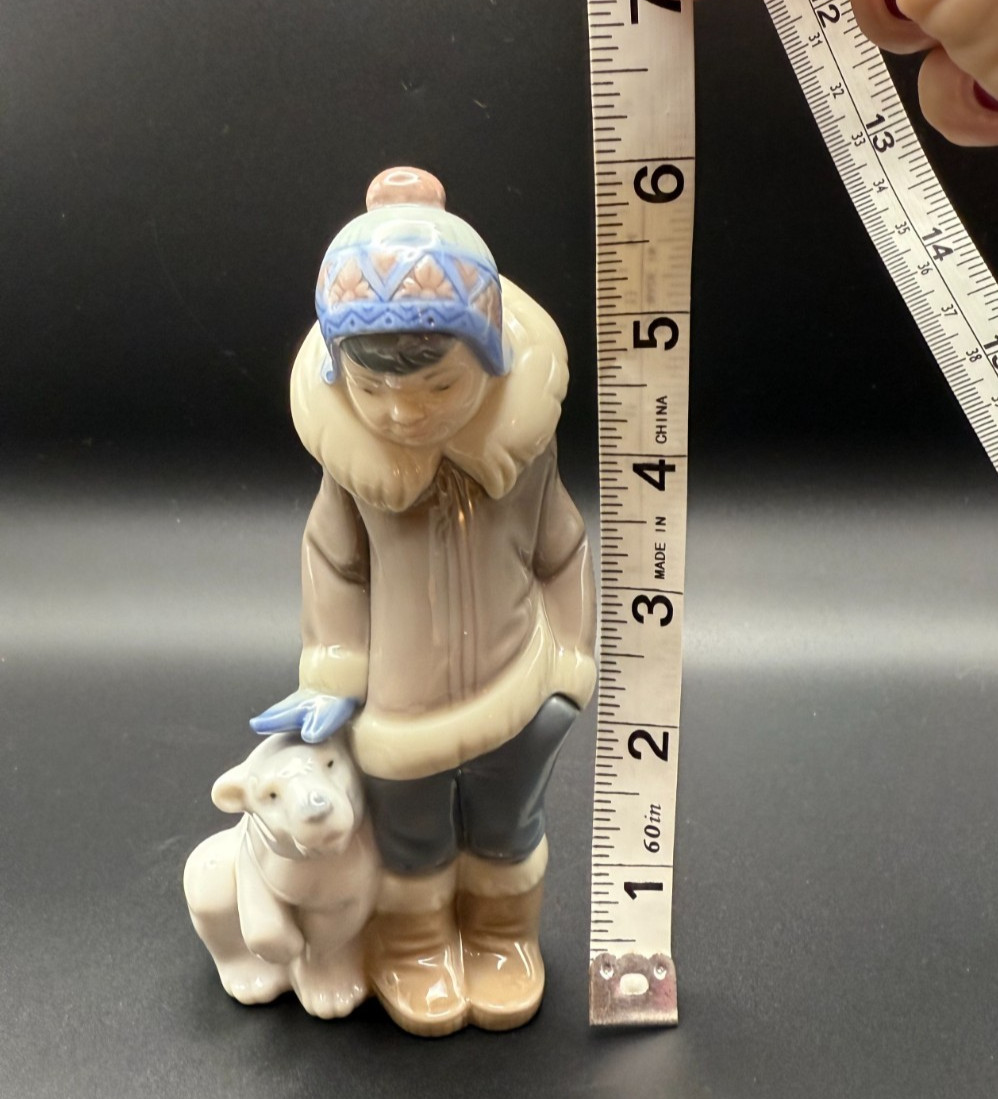 Vtg Lladro Eskimo Inuit Boy With Polar Bear 5 3/4” tall #5238 RETIRED