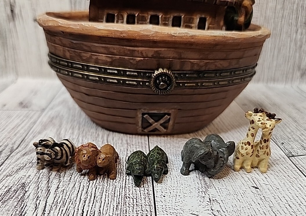Boyds Bears Enesco Noah’s Great Journey Two by Two Treasure Box Collection
