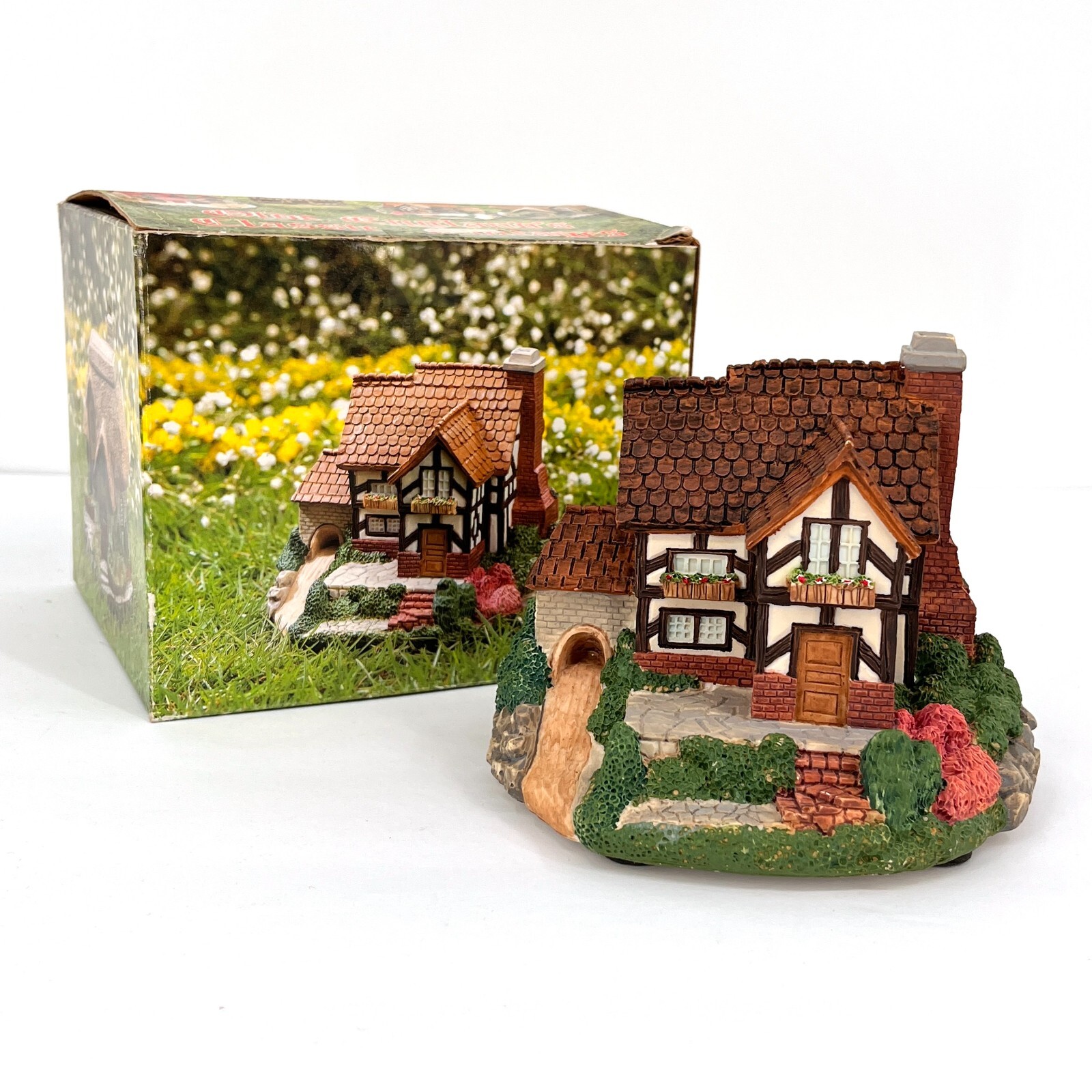 Olde England’s Classic Cottages “Tudor Hall” Vintage 1995 Hand Painted Vantage