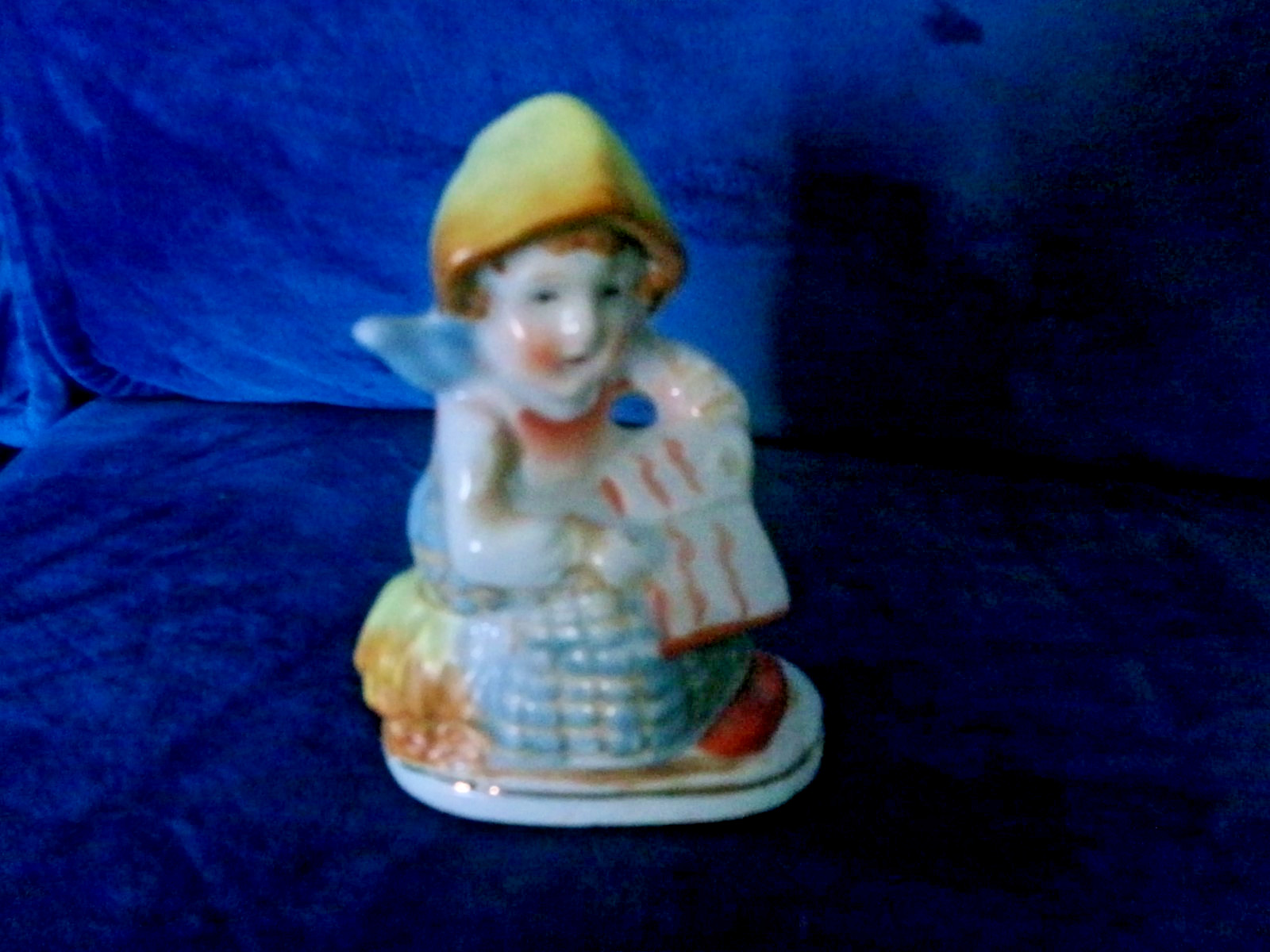 LOT OF 3 “MADE IN OCCUPIED JAPAN” ITEMS INCLUDING TEACUP, FIGURINE, AND PURSE