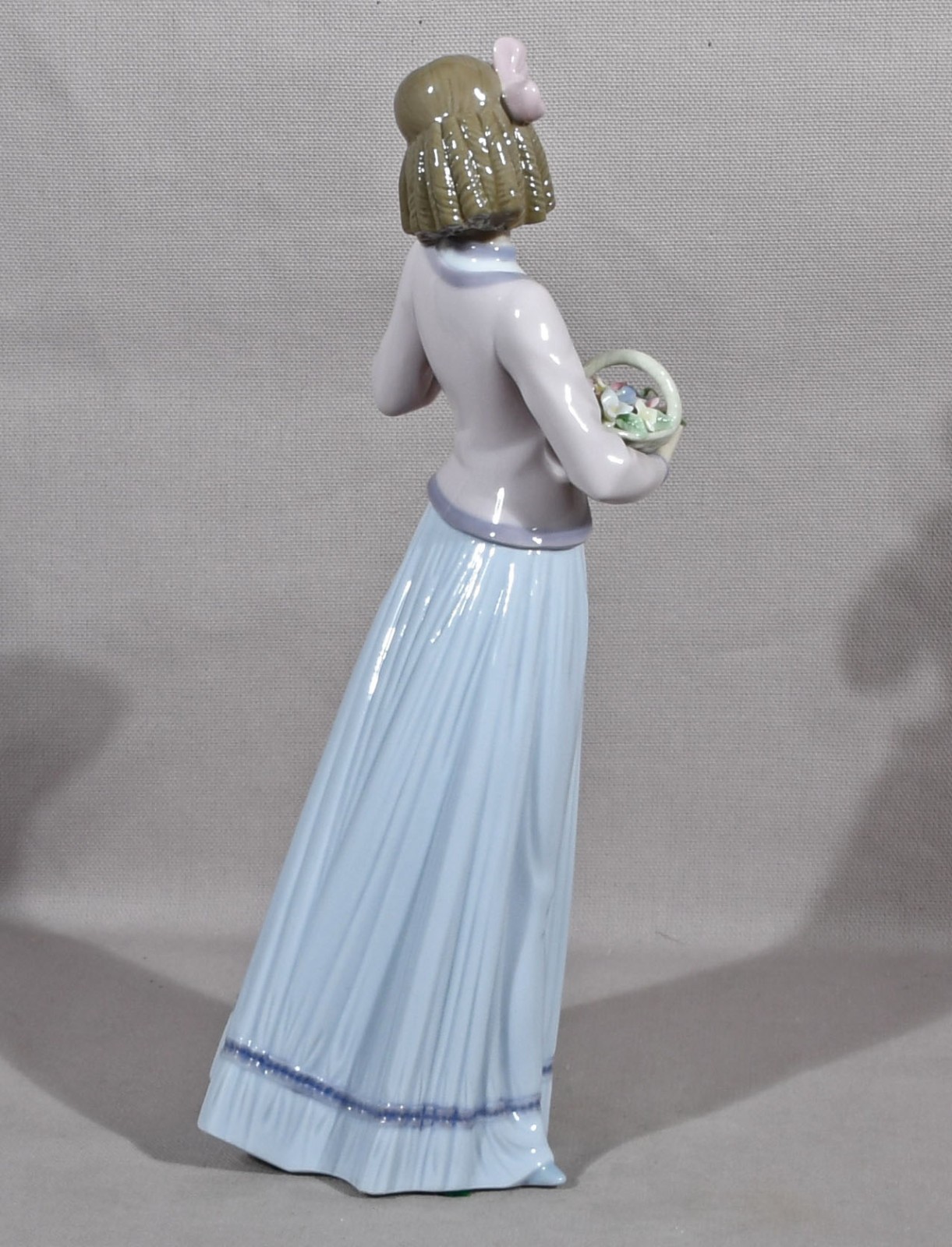 Lladro #7644 Innocence In Bloom 10″ Tall With Box