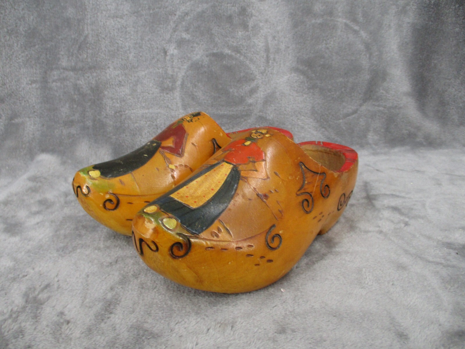 Vintage Wooden Clogs Brown Hand-Painted Dutch Wall Hanging Decor Folk Art Pair