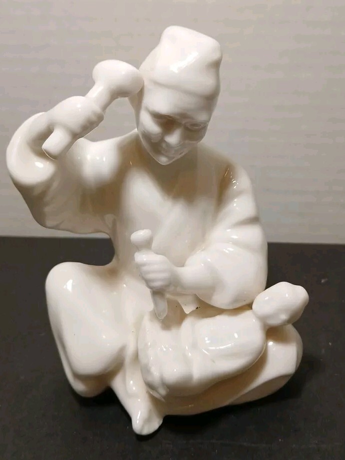 Unique Japan ardult lenwile Porcelain Statue Asian Man Artist Carving Buddha