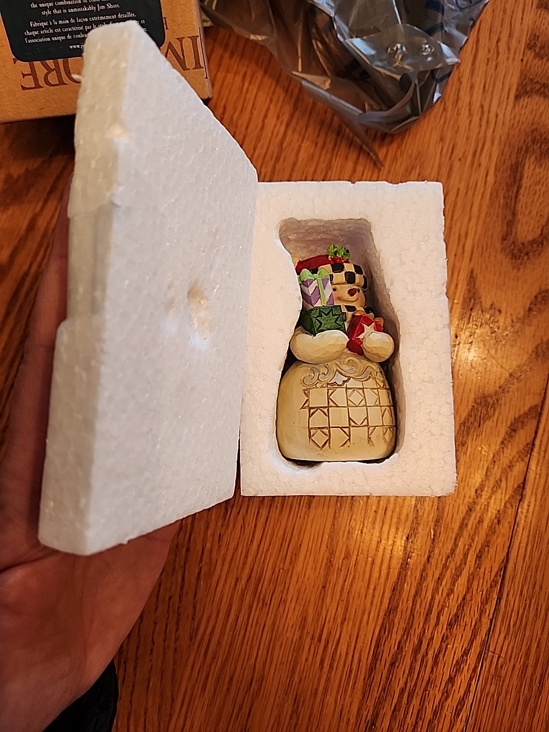 Snowman with Checkered Hat & Christmas Gifts Figurine Jim Shore 6012958 Xmas Fun