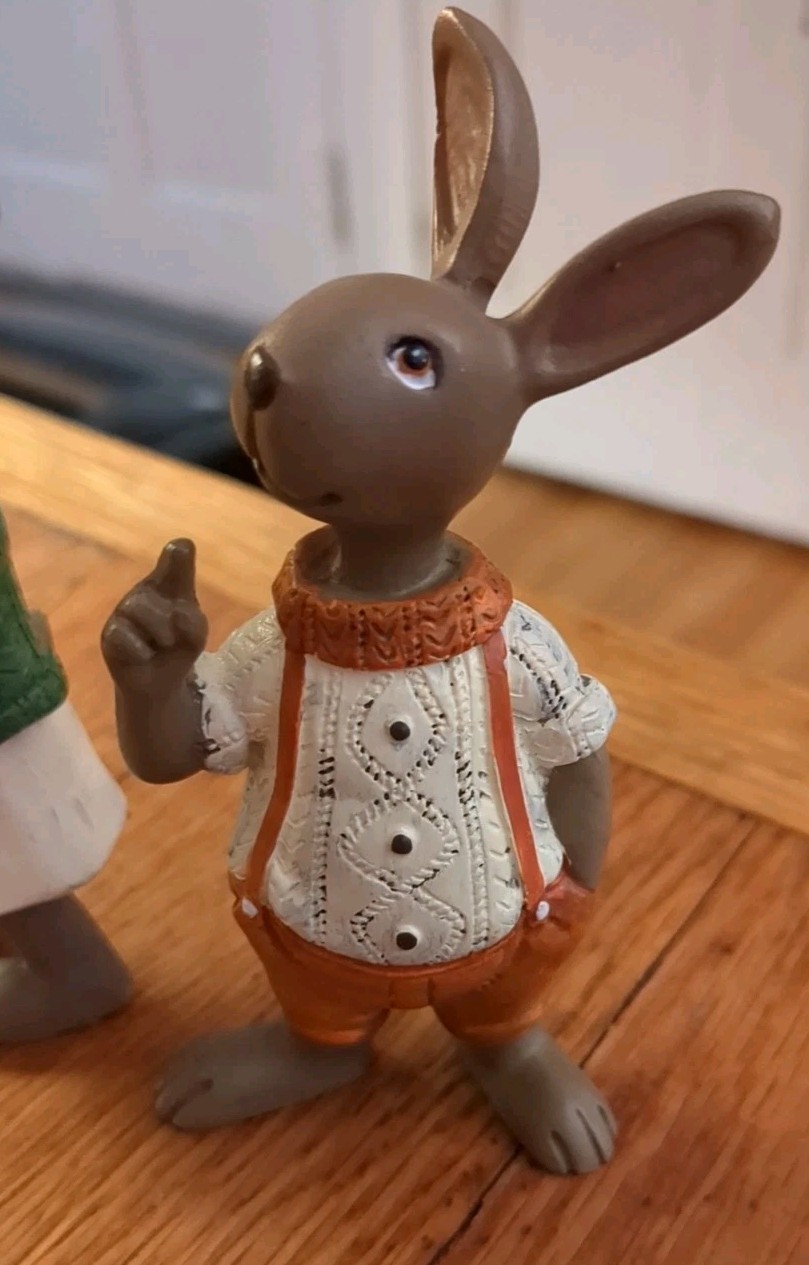 4-piece Cartoon Bunny Rabbit Resin Figurines 4″ Tall Rustic Style Easter Decor