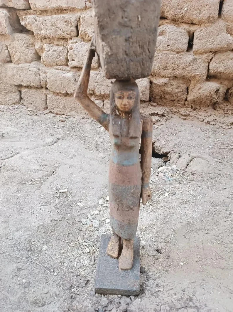 Rare Statue of Offering bearer : Authentic Ancient Egyptian Artifact 2500 BC
