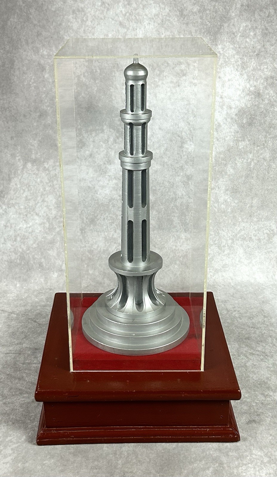 Vintage 1970s Minar-e-Pakistan Monument Statue Model Replica In Case 19.5”