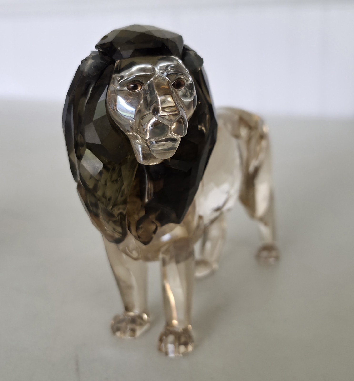 READ Swarovski 2016 SCS Annual Ed. Akili Father Male Lion + Female Mother Lion
