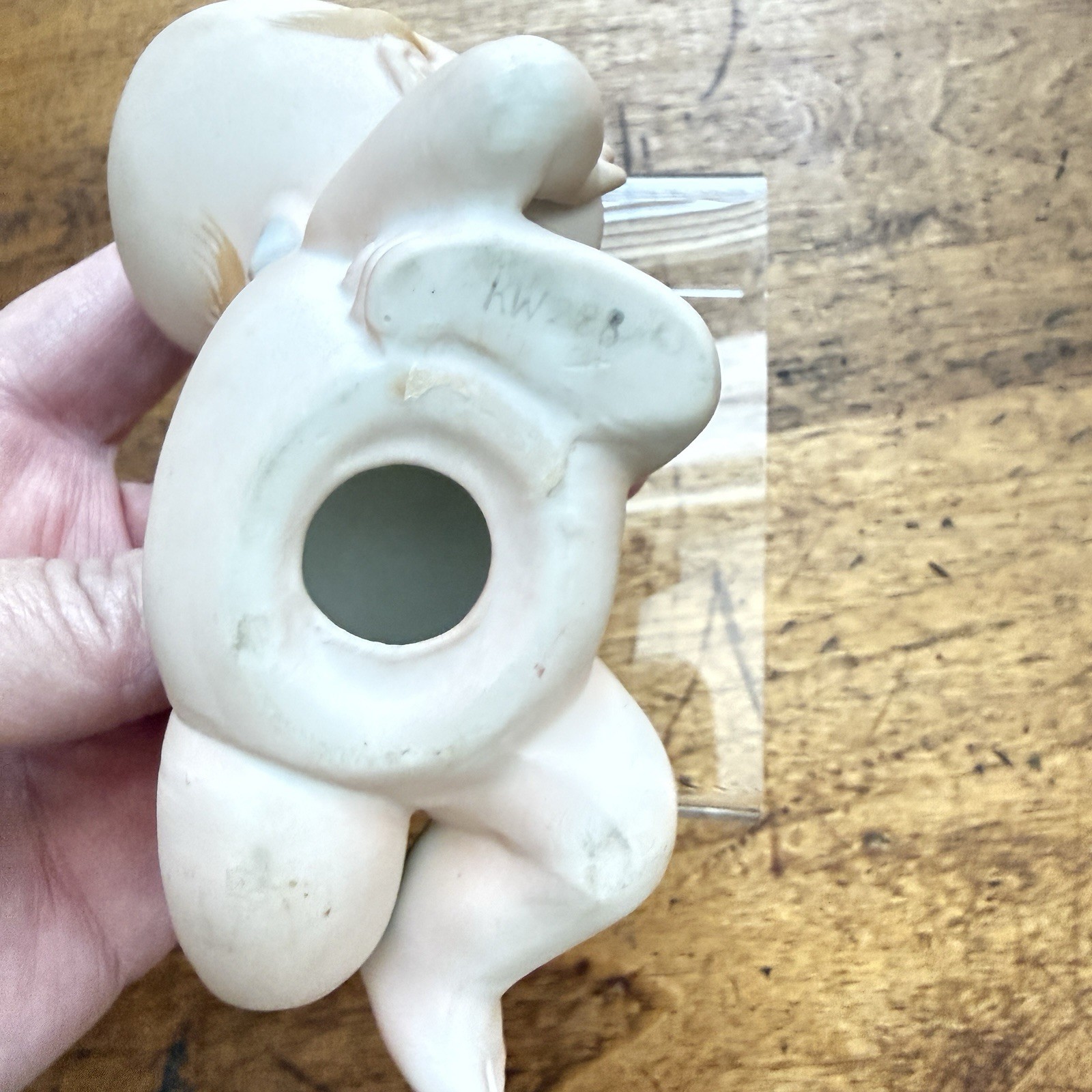 Vintage Lefton Piano Babies Figurine Trio Frowning Winking Sucking Thumb KW228