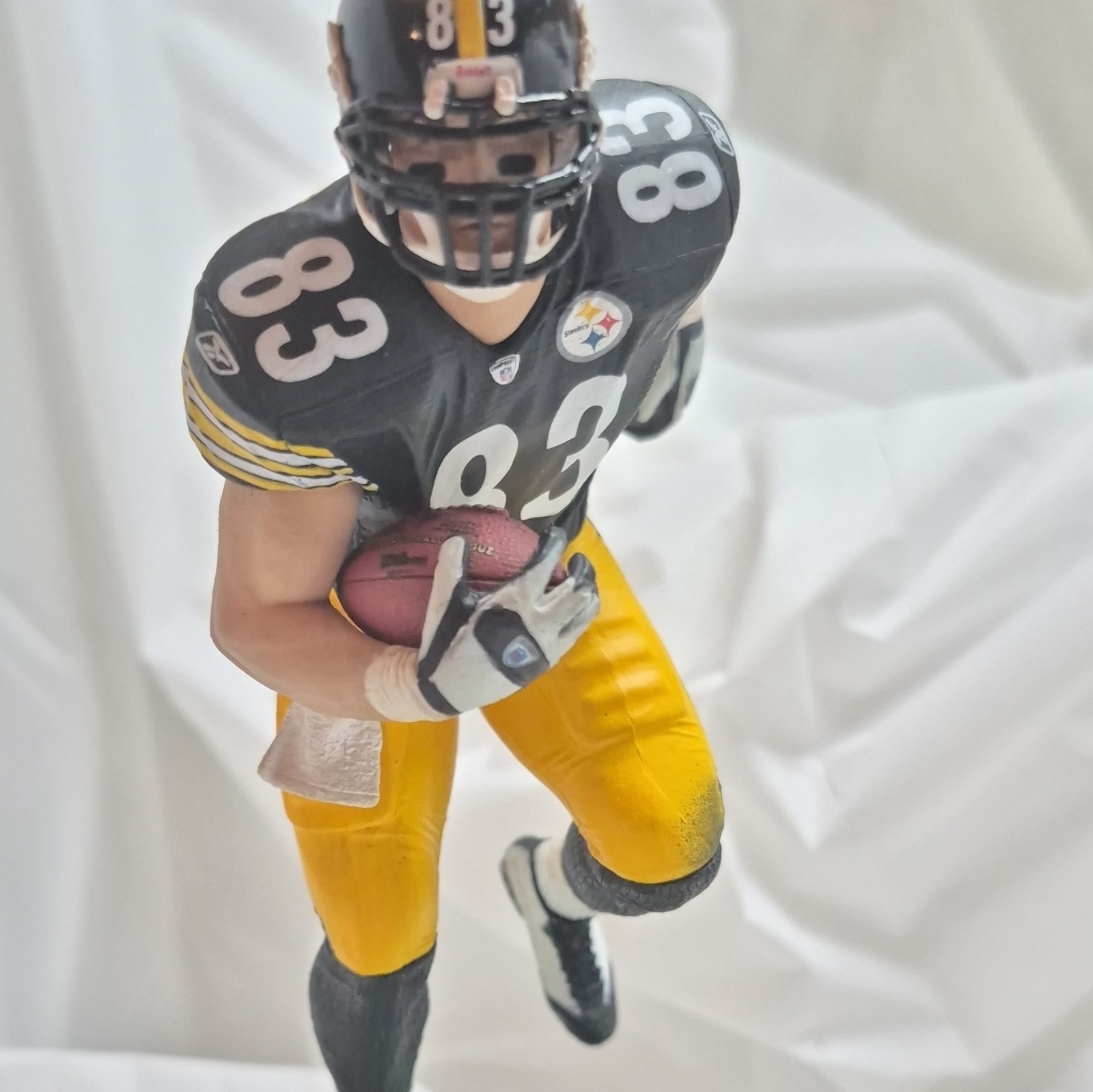 Pittsburgh Steelers Heath Miller #83 Resin Football Figurine w/ Base 3D Effect