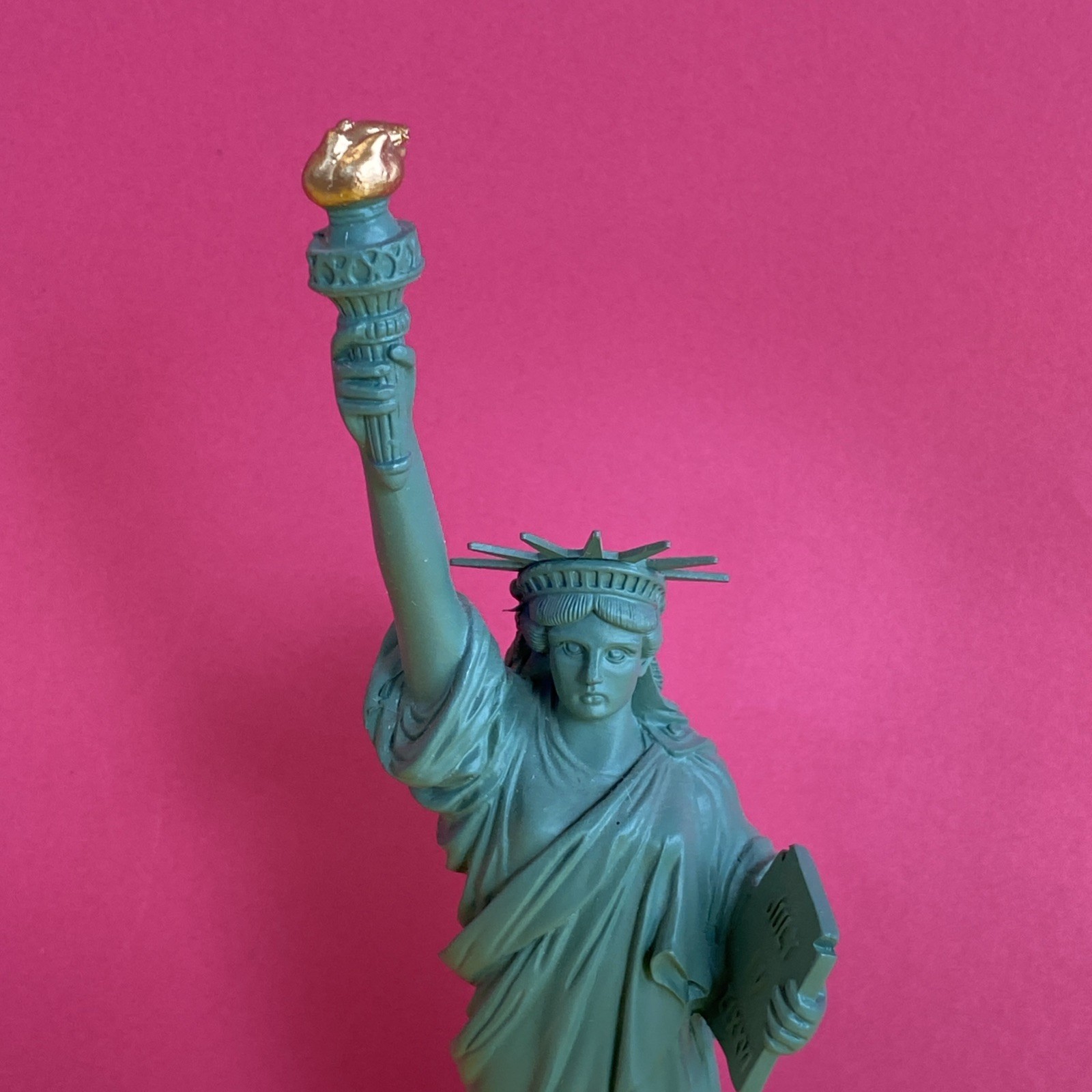 Statue of Liberty New York Figurine 9” Tall Ceramic Mint Condition