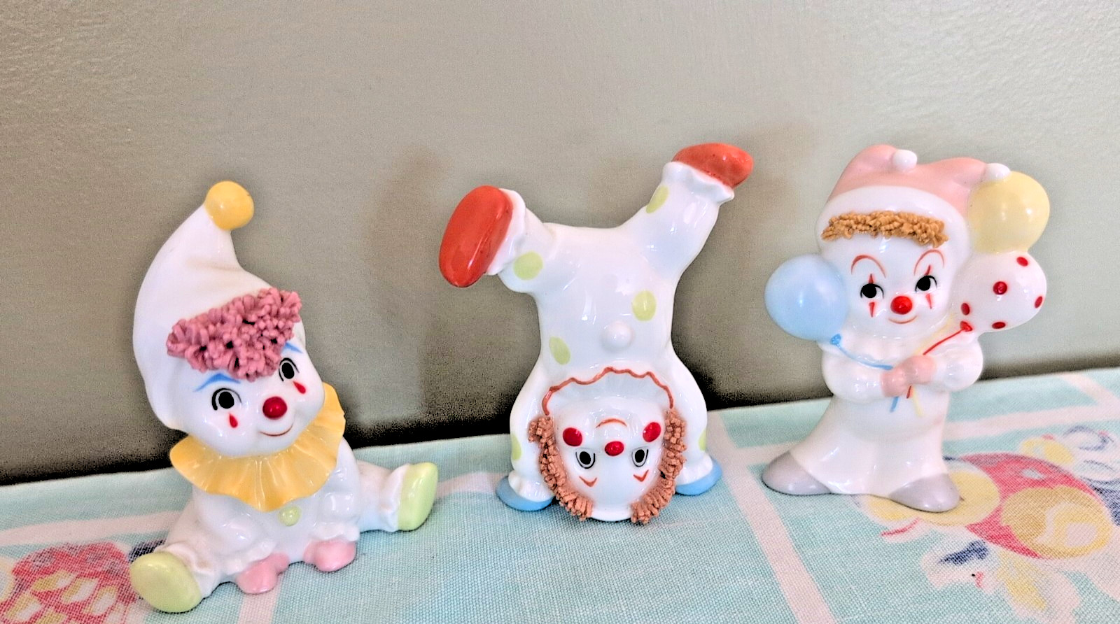 Vintage 1983 Enesco Ceramic Cute Clowns Figurines Set 3 Circus Spaghetti Hair 3″