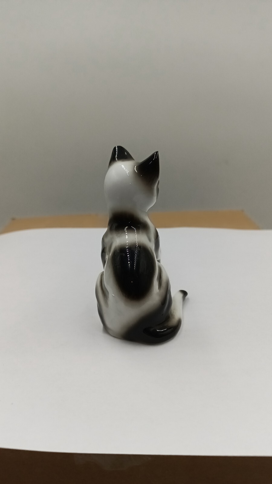 Danbury Mint Cats of Character “OUCH ” Porcelain Cat Figurine