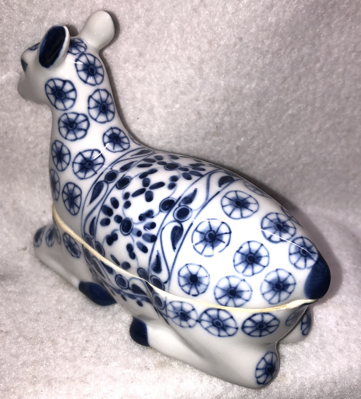 Vintage Porcelain Laying Deer Lidded Trinket Box Cobalt Blue White 5″ L Thailand