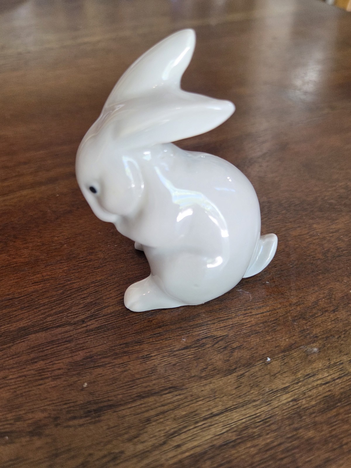 Vintage Small Porcelain White Rabbit Figurine Bunny Japan 3″