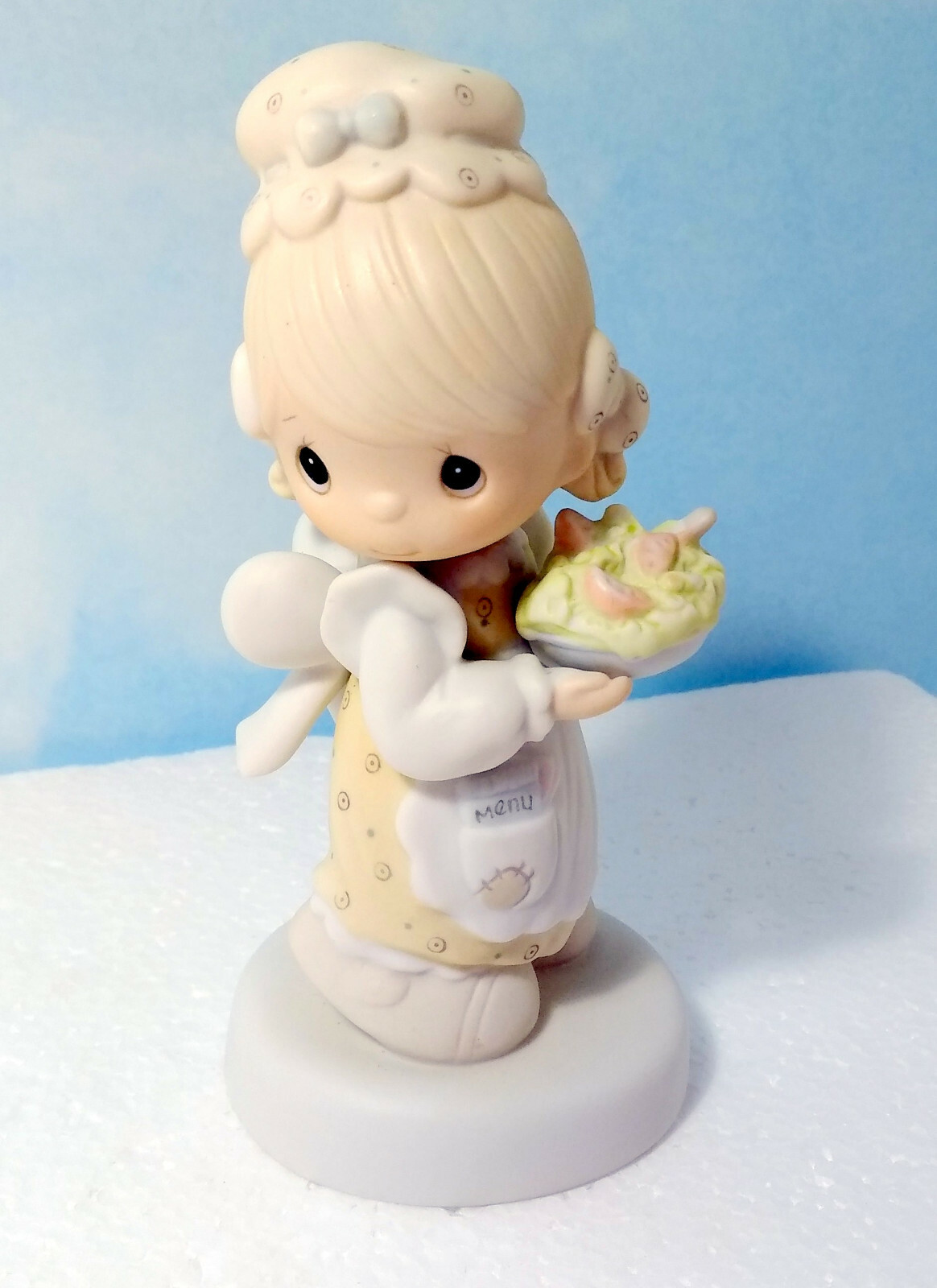 PRECIOUS MOMENTS Girl w/ menu Jonathon & David Joy In Serving Jesus E-7157