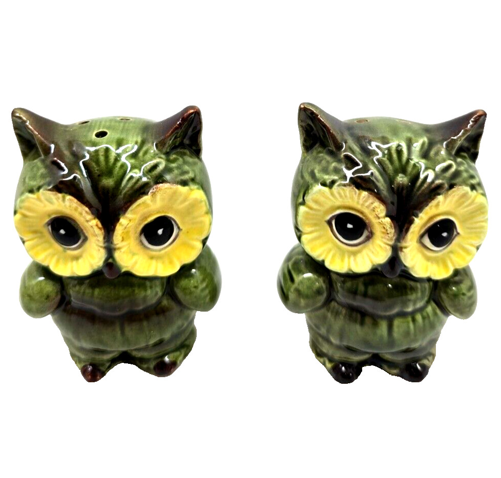 Vintage Lefton Owl Salt & Pepper Shaker Set Green / Yellow Japan (K3)
