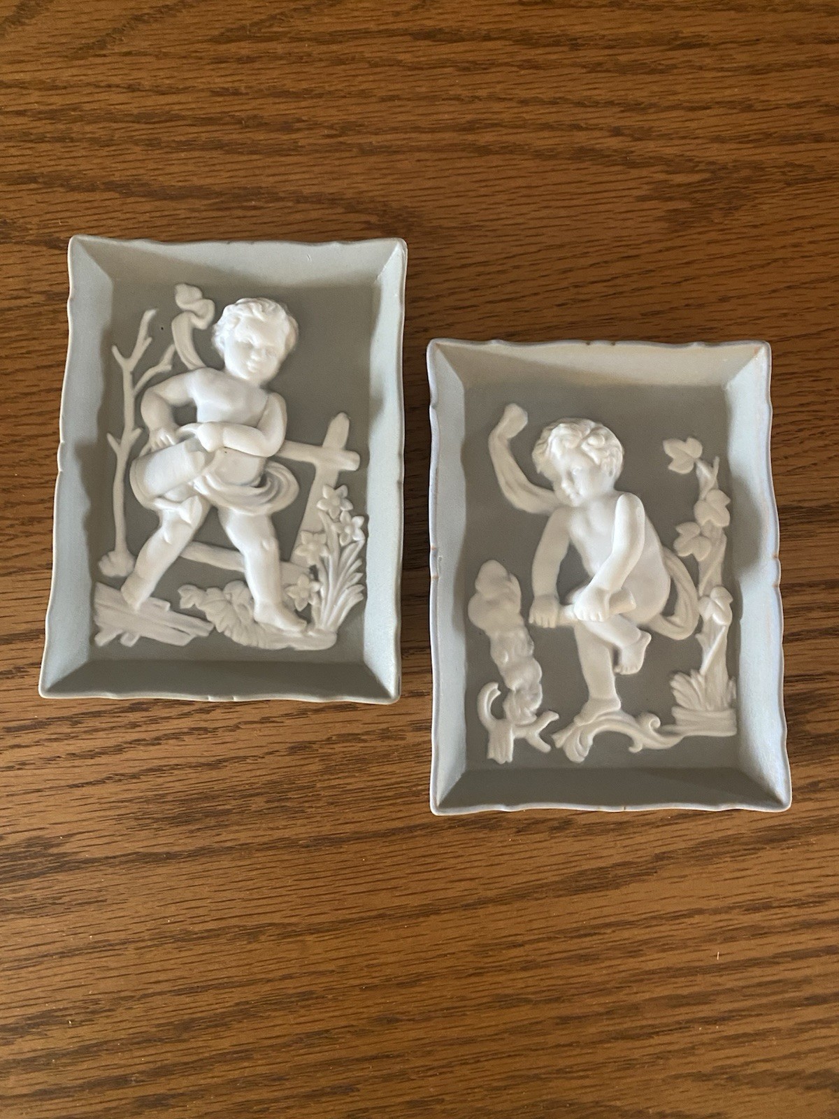 Andrea By Sadek Bisque Gray Cherub Wall Hangings Japanese Jasperware #6848