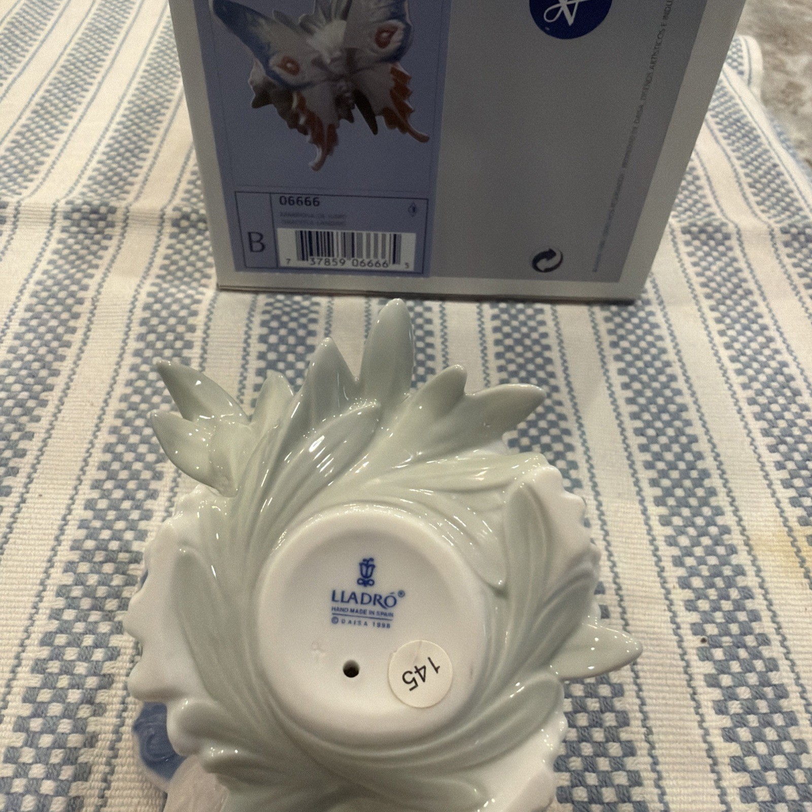 Lladro 6666 Graceful Landing w/ Original Box – Perfect Condition