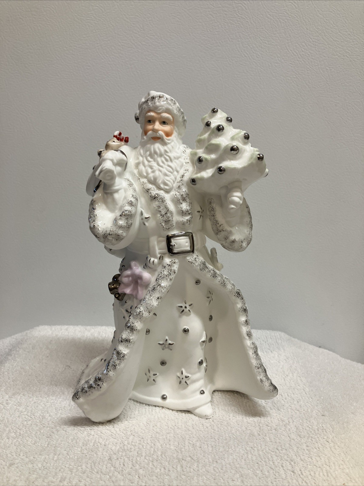 Lenox Y2K Platinum Classics Kris Kringle’s Visit Santa Claus Figurine 9” Statue