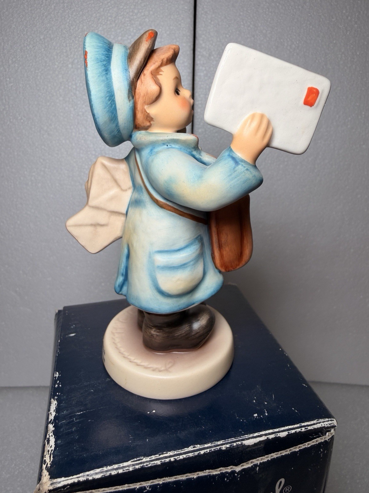 M.I. Hummel Postman Eilbote 199/0 Goebel Germany 1994 Figurine w/ Original Box