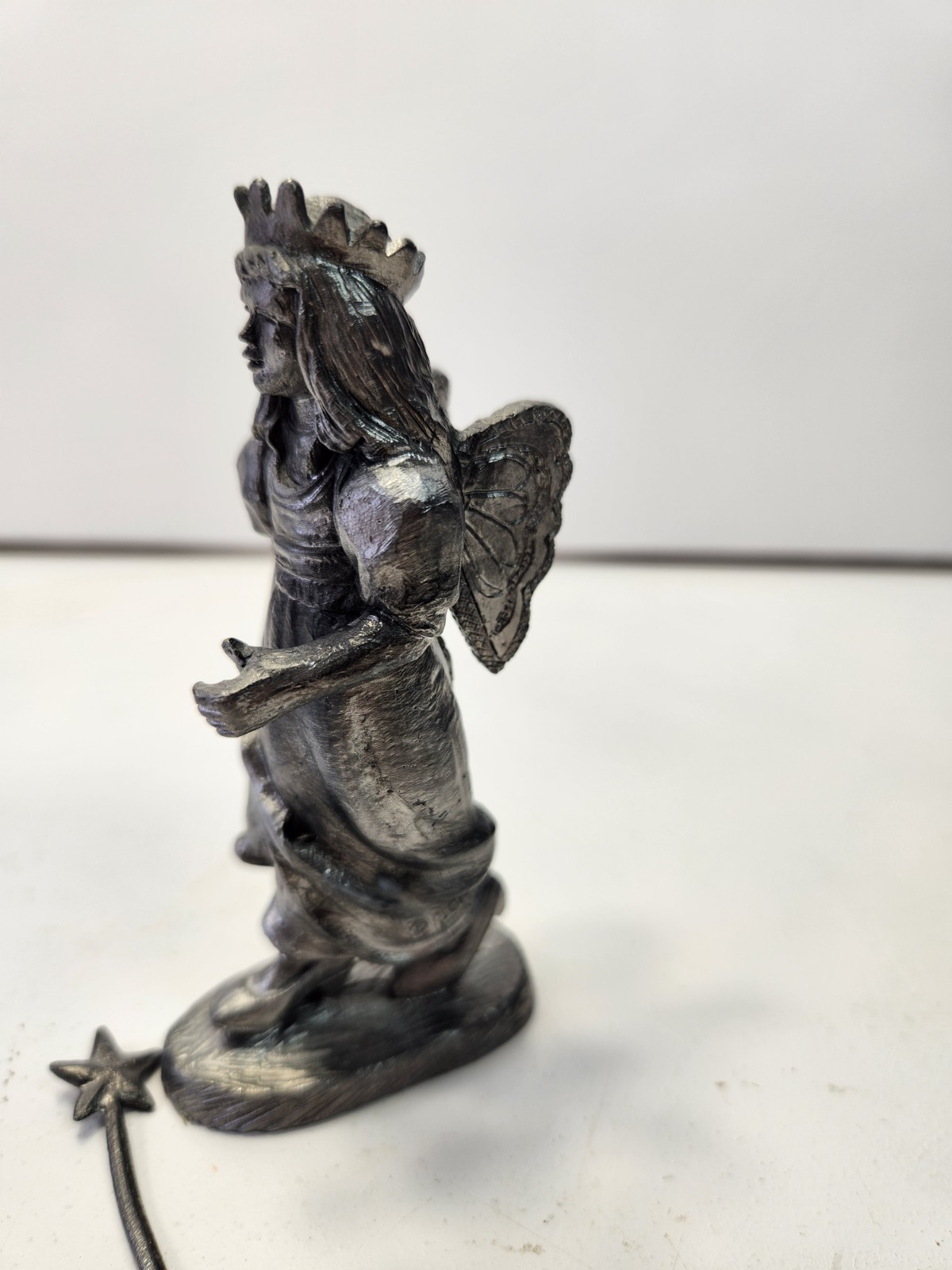 1995 VTG MICHAEL RICKER PEWTER “AMANDA” COLL. SOCIETY NO.1651 WITH PAPERS WAND