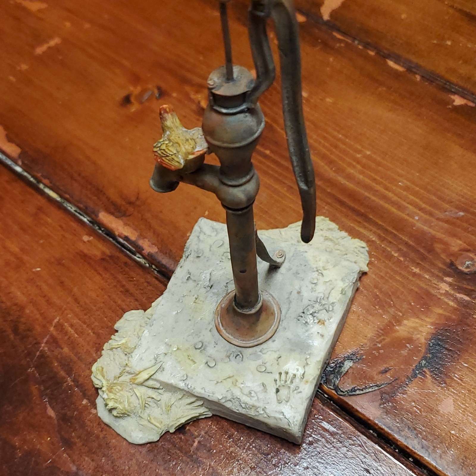 Lowell Davis Bird Water Pump Sculpture Resin Brown Beige Yellow Animals Decor