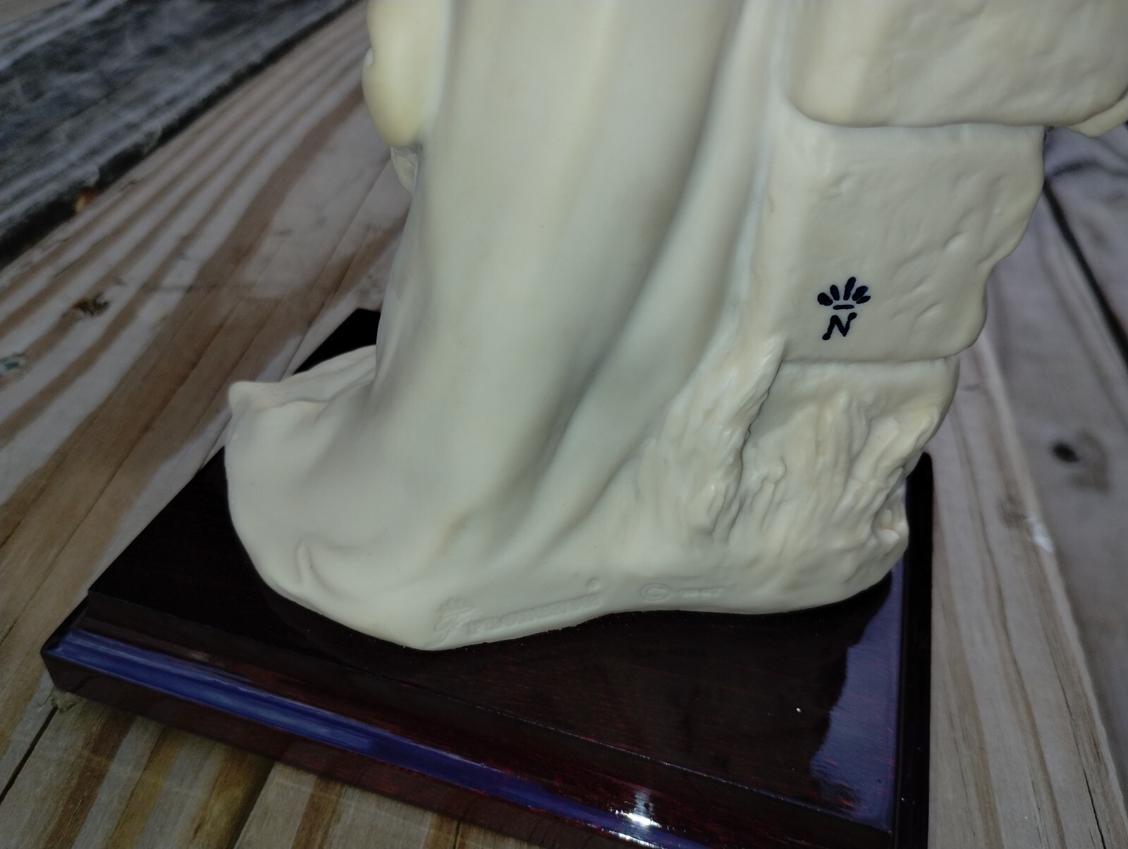 Lady With Doves Giuseppe Armani Figurine 13 Inches Tall