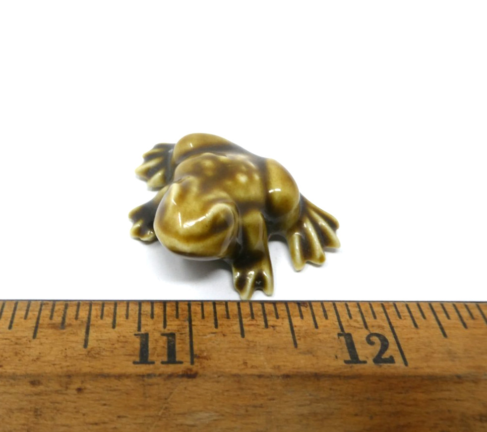 Frog or Toag Tiny 1″ Figurine Green Glazed Ceramic Small Collectable