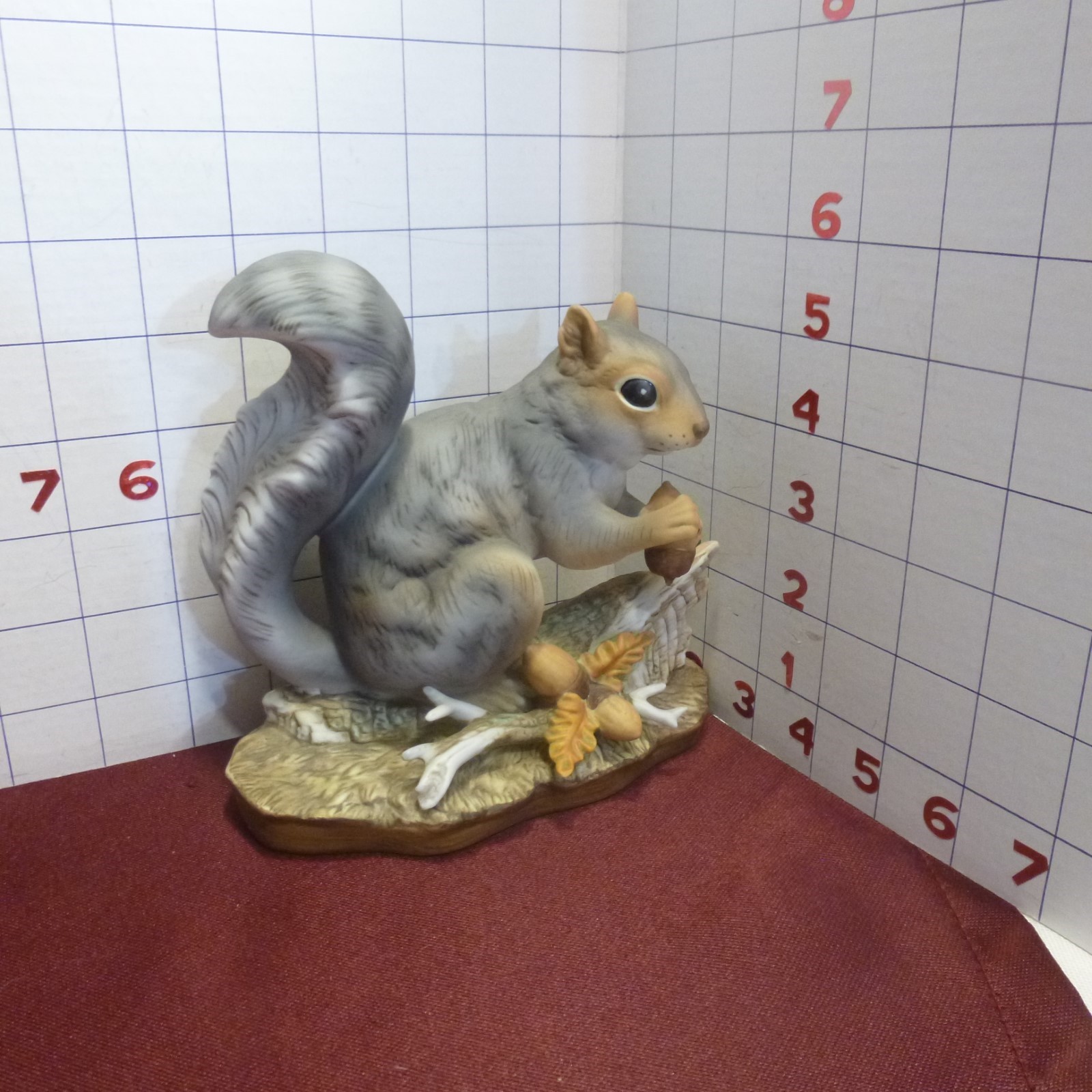 Vtg Squirrel with acorn Masterpiece Porcelain Figurine by Homco 1982 – EUC