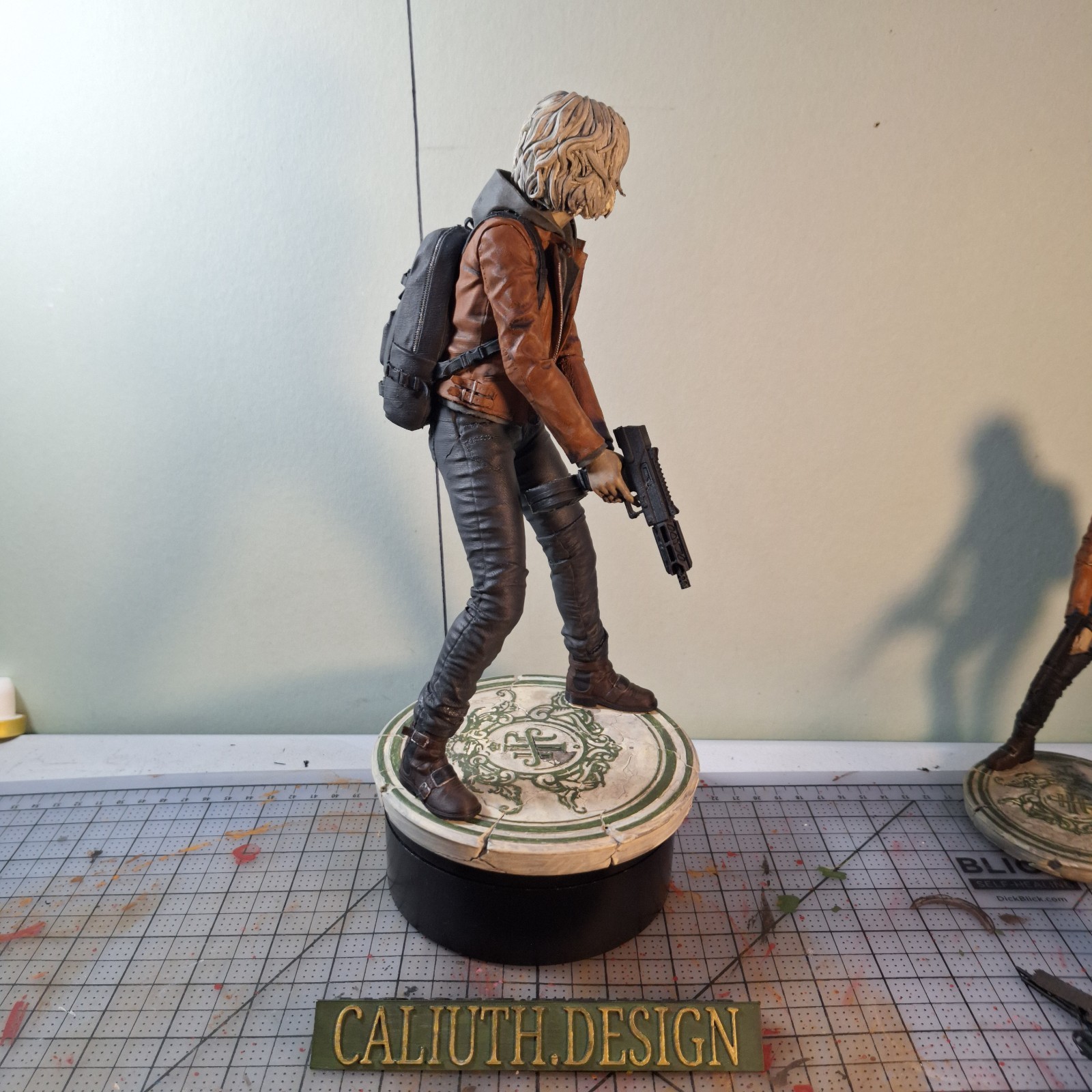 Grace Ashcroft Figurine Resident Evil Hand Painted Model / DIY Kit 11 pcs