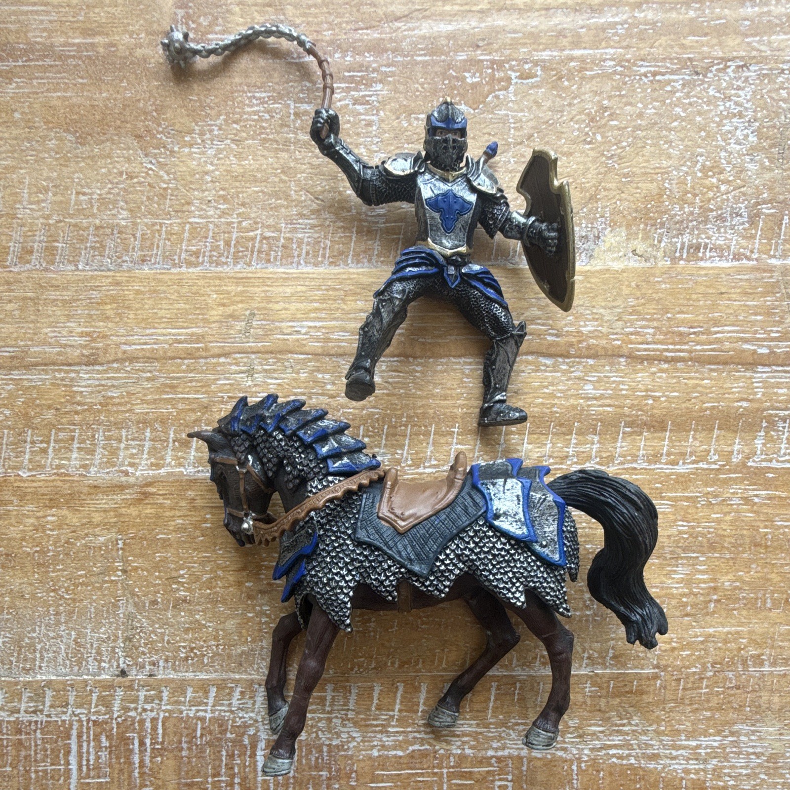 Schleich Blue Dragon Knight Figurine w/ Armored Horse 2012 – Retired #72026