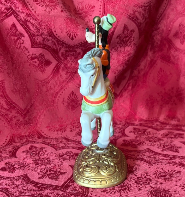 VINTAGE NEW ENGLAND COLLECTOR’S SOCIETY DISNEY CHARACTER CAROUSEL “GOOFY”-NO BOX