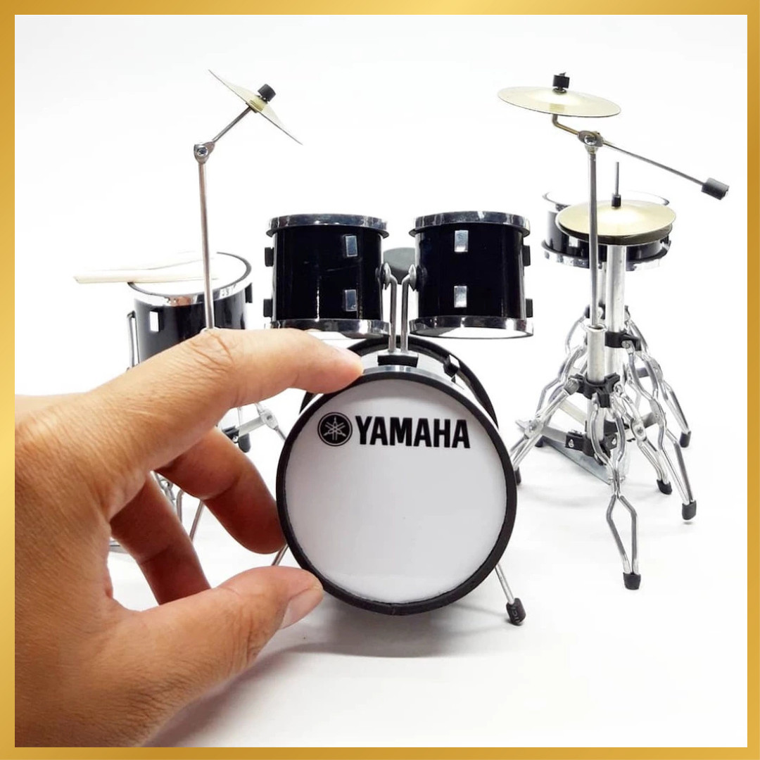 Yamaha Black Drum Miniature And Exclusive Guitar 1/12 Scale Plus Mic Full Set