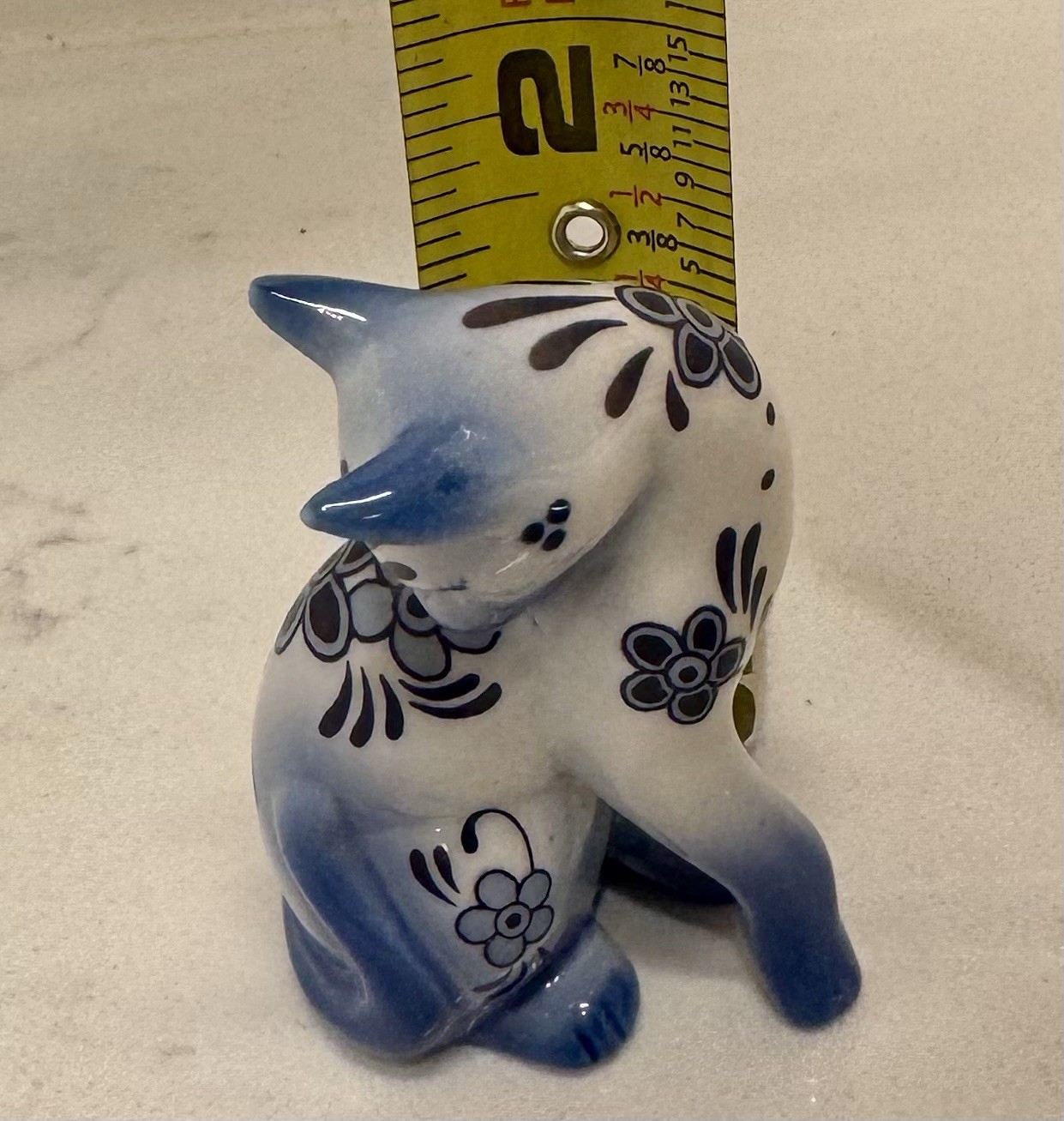 The Franklin Mint Curio Cabinet Cat Collection 1986 Delft Blue & White Porcelain
