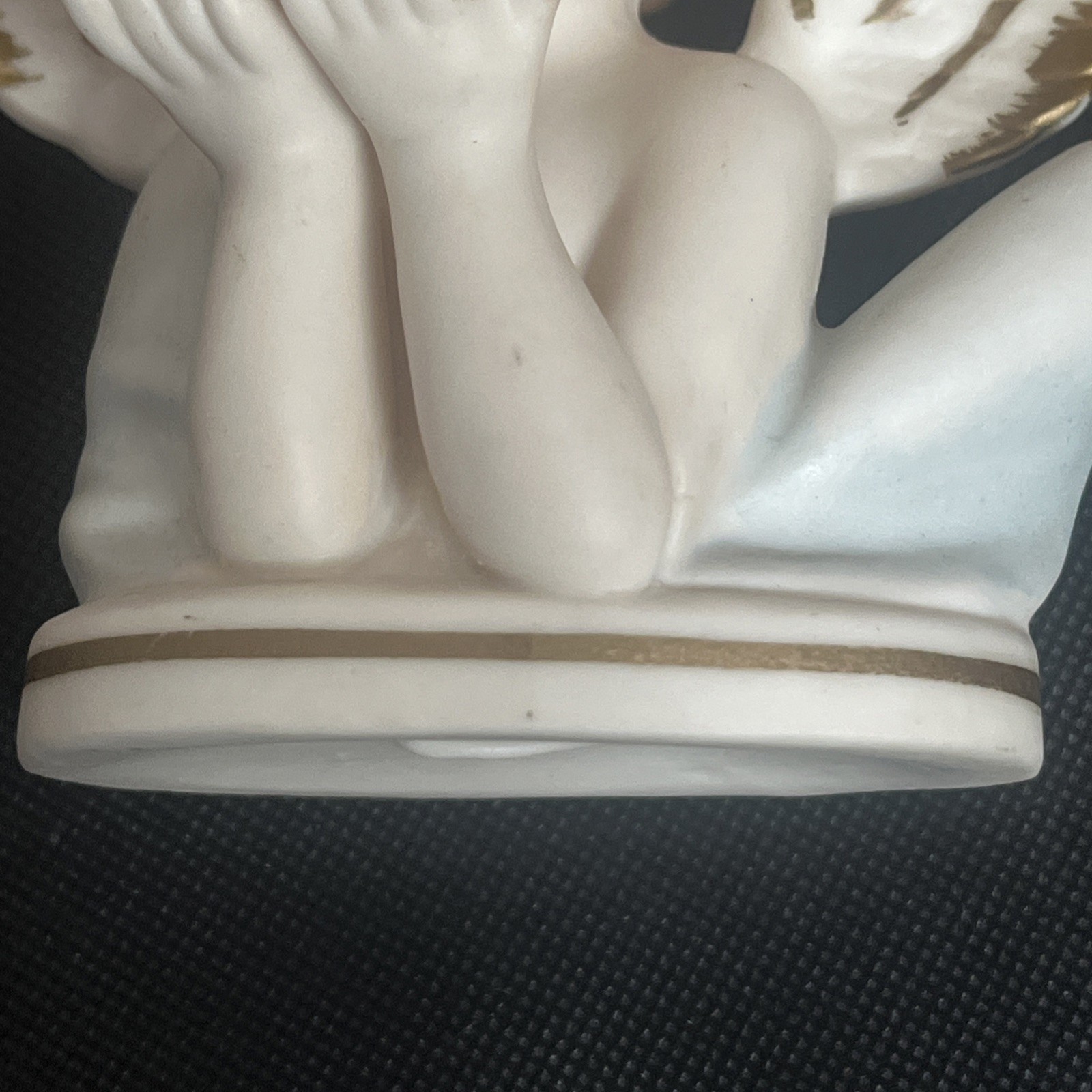 VINTAGE Arco ANGEL CHERUB holding Rose figurine Made in Japan BEAUTIFUL Easter