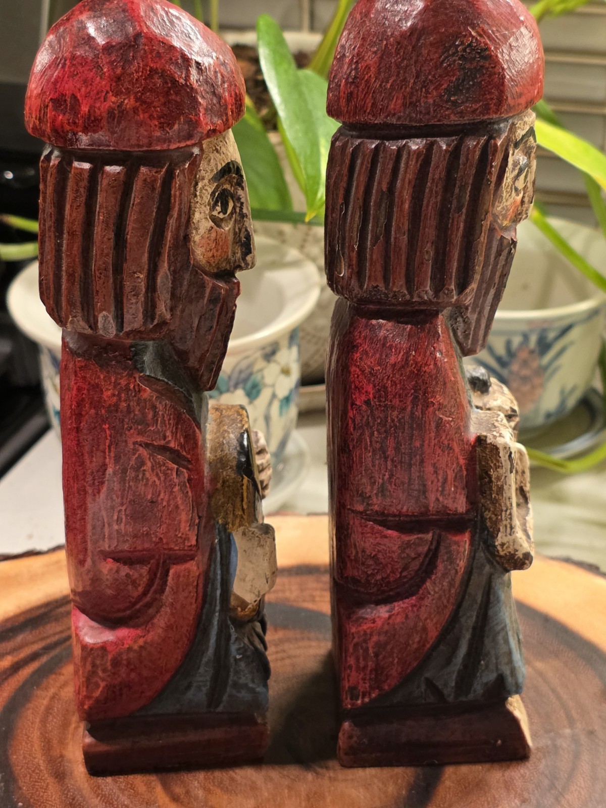 VTG Set 2 Hand Carved Wood Statues Folk Art Spanish Crusaders