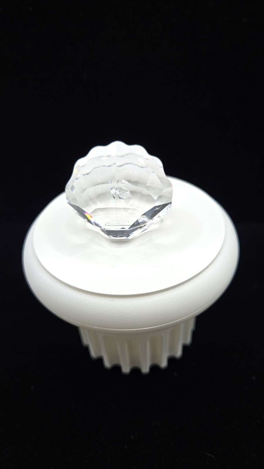 Swarovski Small Clam With Diamond Shaped Crystal, Signed, Original Packaging