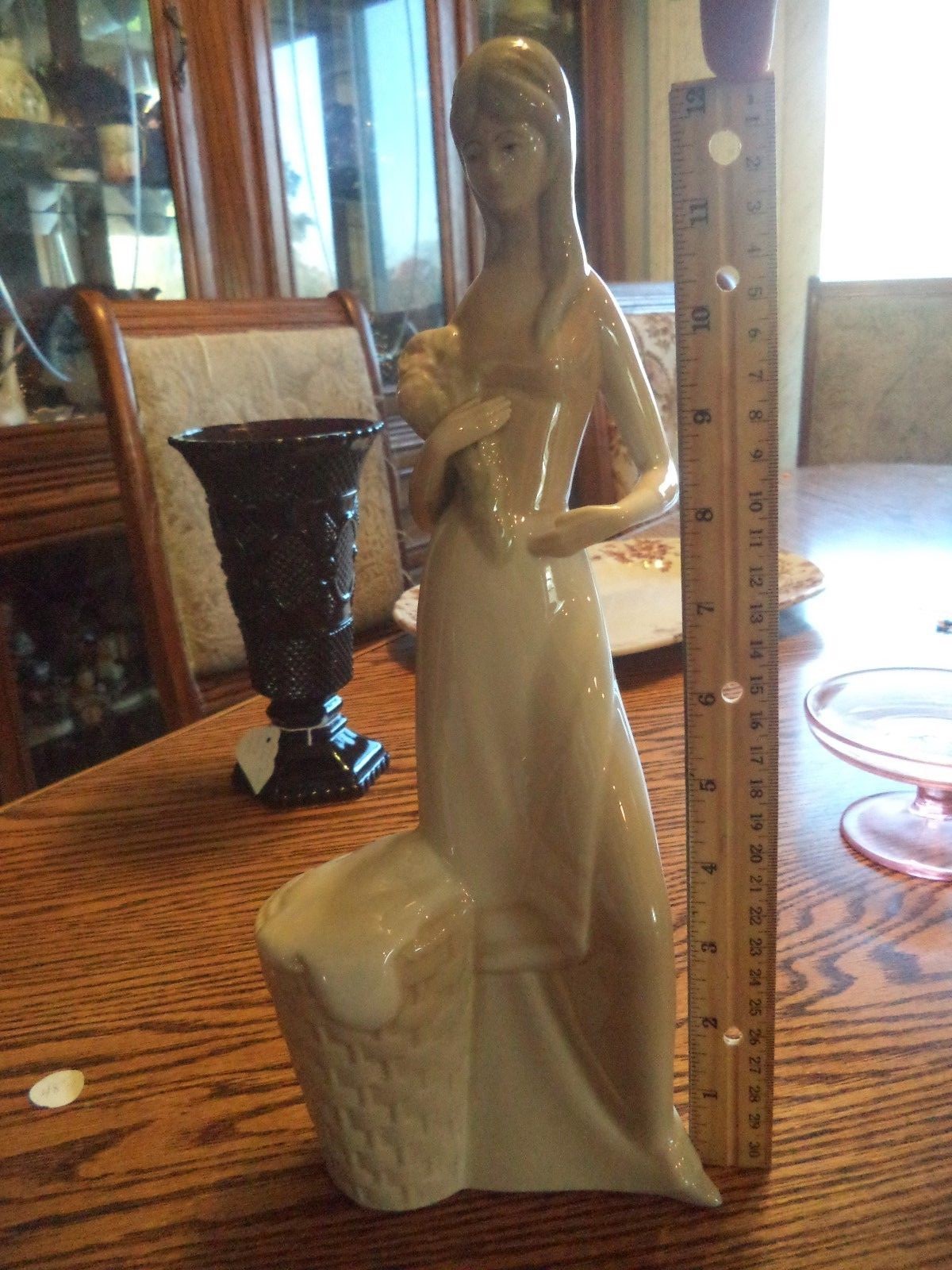 Lladro Reproduction Girl W/ Basket Figurine Great Condition 13.5″ Made In Spain