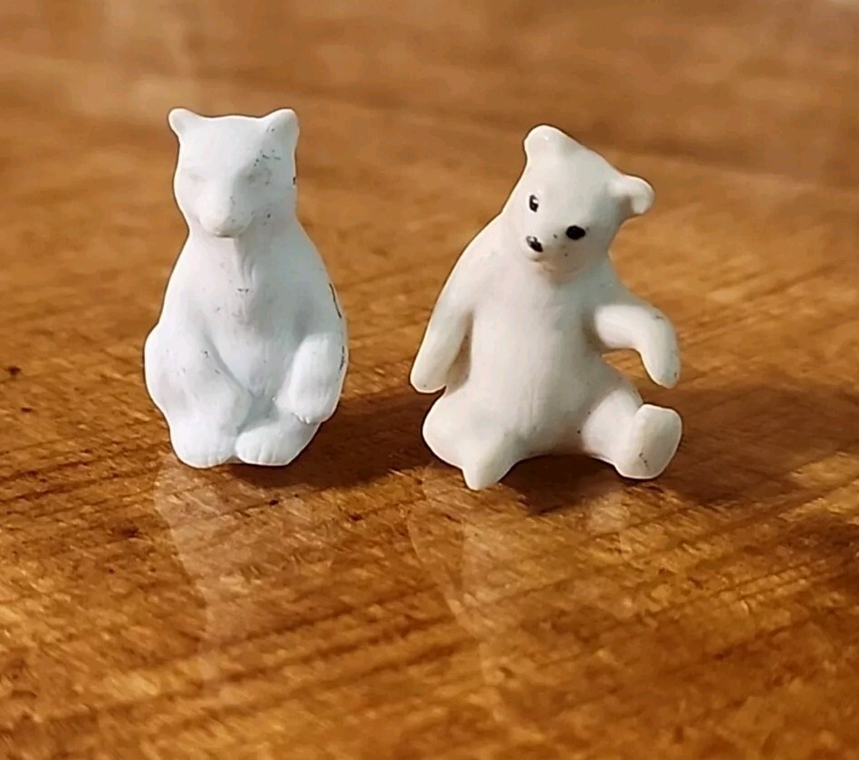 White Polar Bears Miniature Figurine Porcelain 1-1/8″ x 1-1/8″