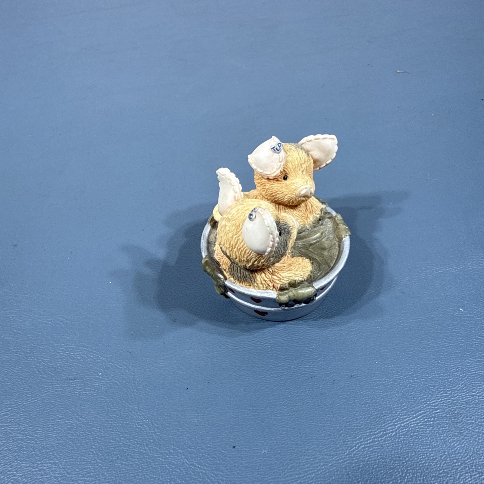 Enesco This Little Piggy Collectibles Sloppy Hogs and Kisses