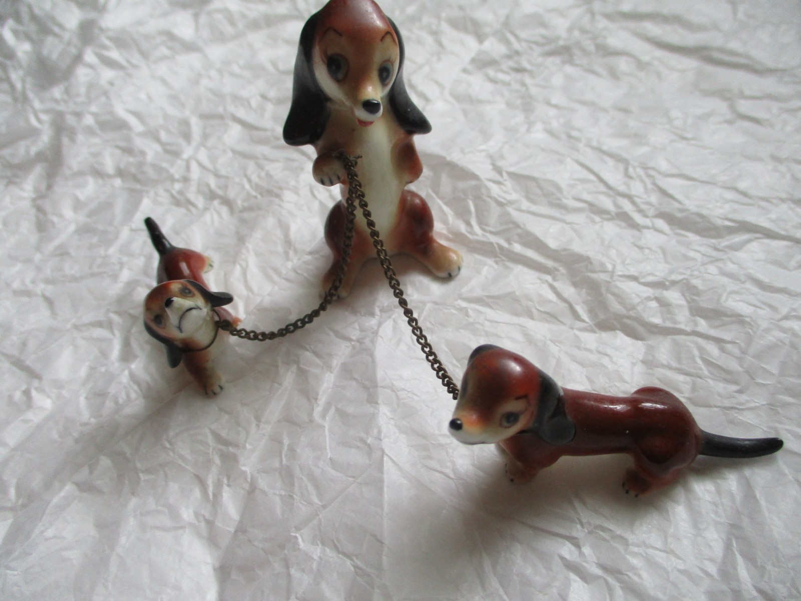 Vtg bone china Japan dachshund mother walking puppies on chain great faces!