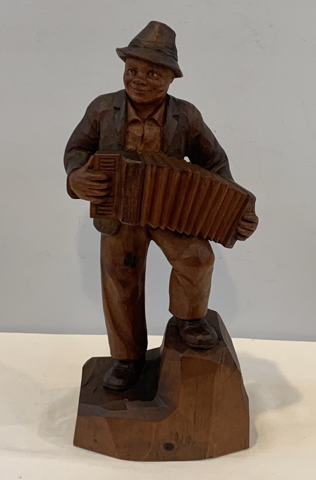 Antique Hand Carved Solid Wood Man Playing Accordian 12-1/2″ Tall Made In Italy
