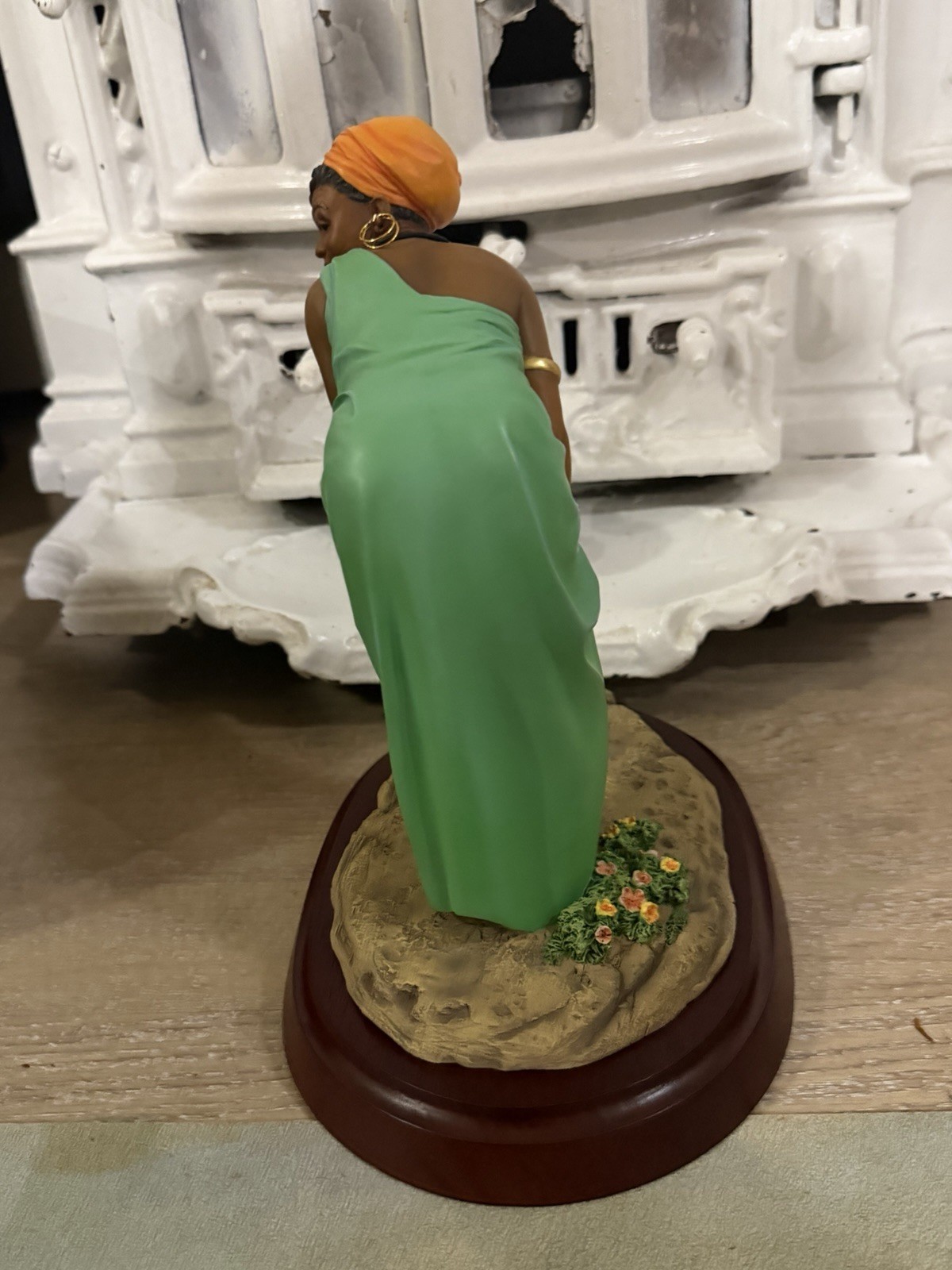 Thomas Blackshear Ebony Visions 37092 Statue Figure 2001 “Oh Yes She Did” Box