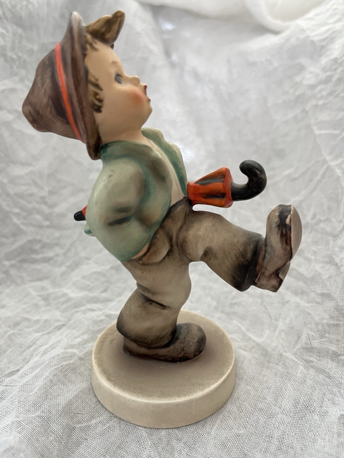 Vintage Goebel Hummel “The Happy Traveler” Figurine 109 TMK-3