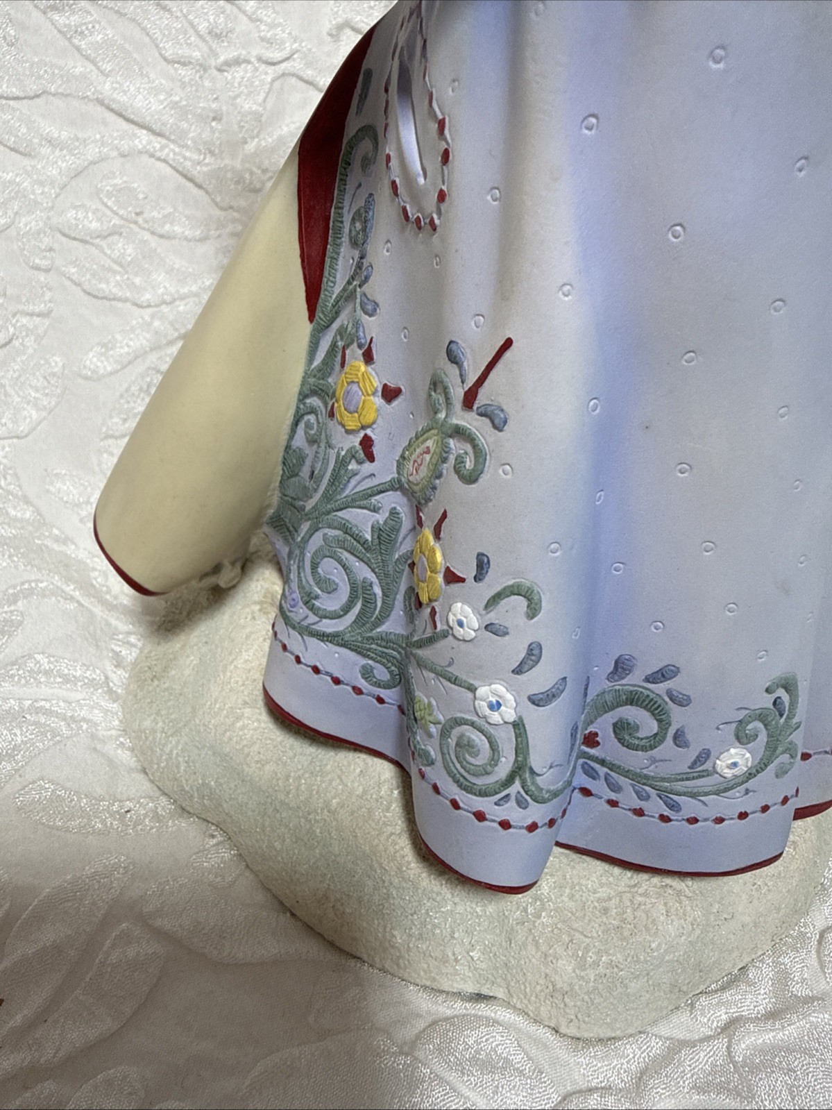 Lenox 2016 A Xmas Traveler Santa Figurine By Lynn Bywaters w/ Cardinals Vintage