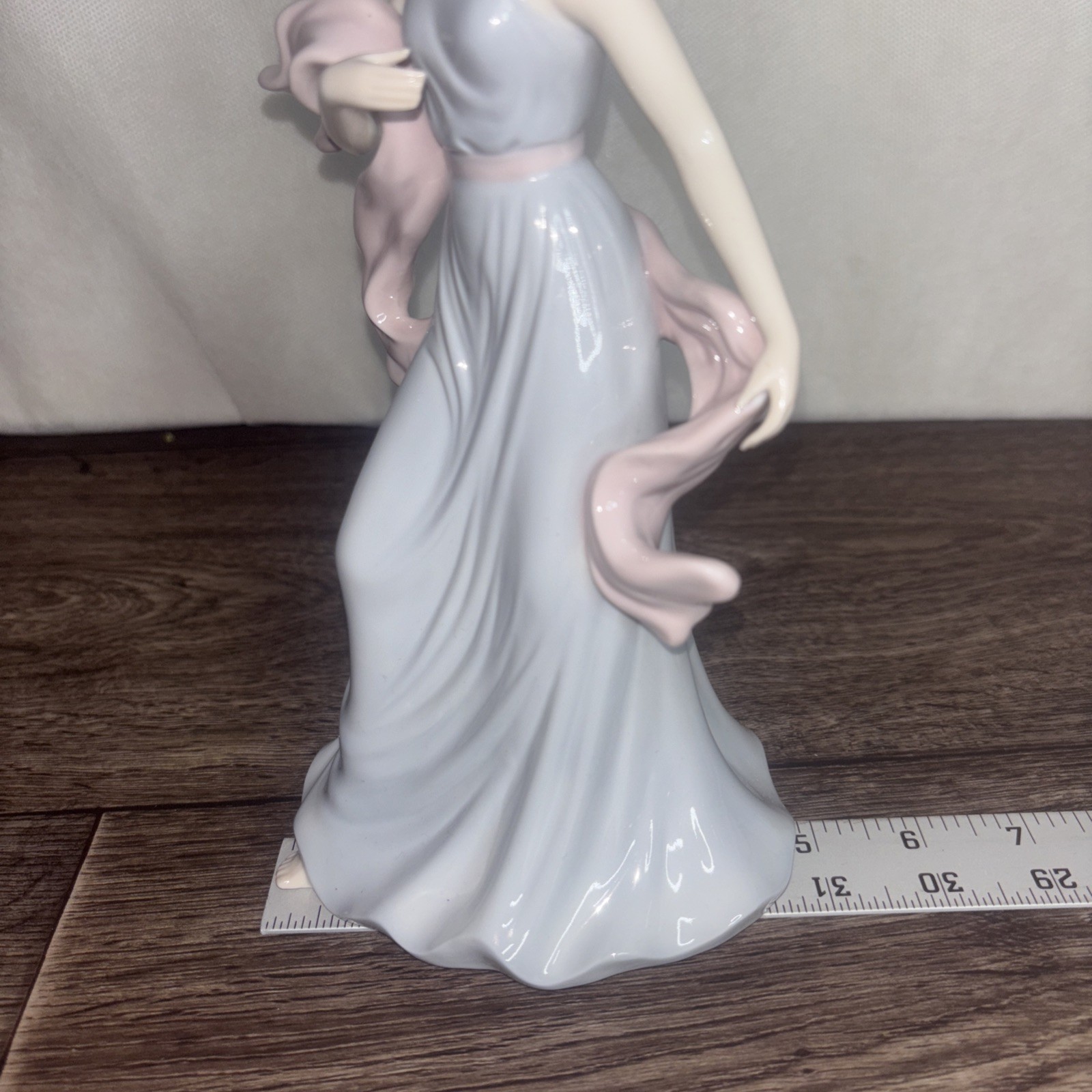 Elegant Porcelain Woman Figurine With Flowing Gown And Scarf 9 In Tall Vintage